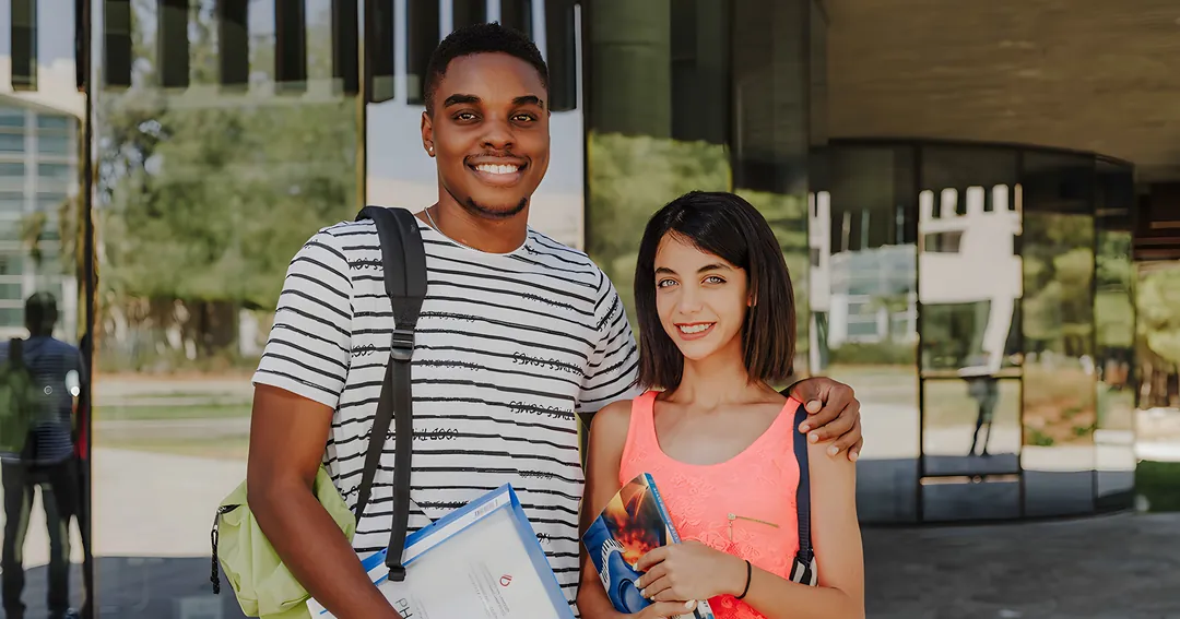Uluslararası Kıbrıs Üniversitesi öğrencileri
