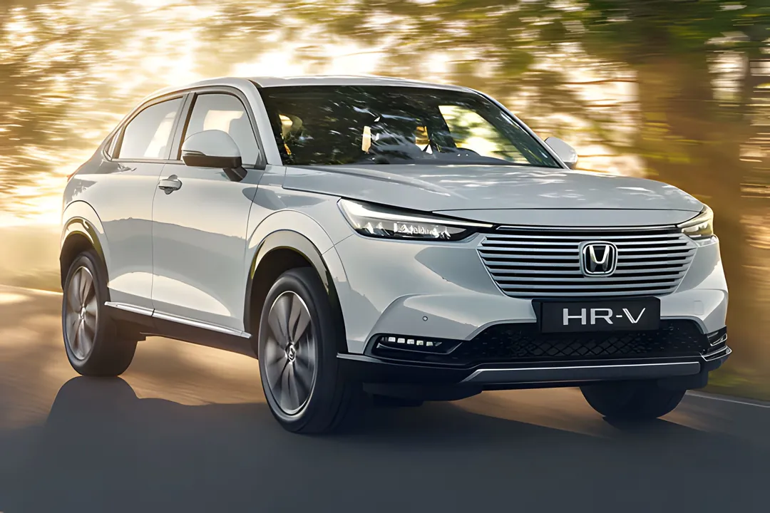 Honda HR-V orman yolunda